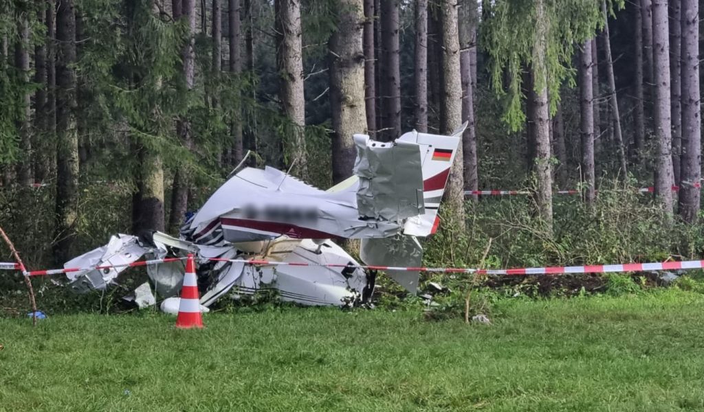 Wrackteile des abgestürzten Flugzeugs im Ostallgäu.