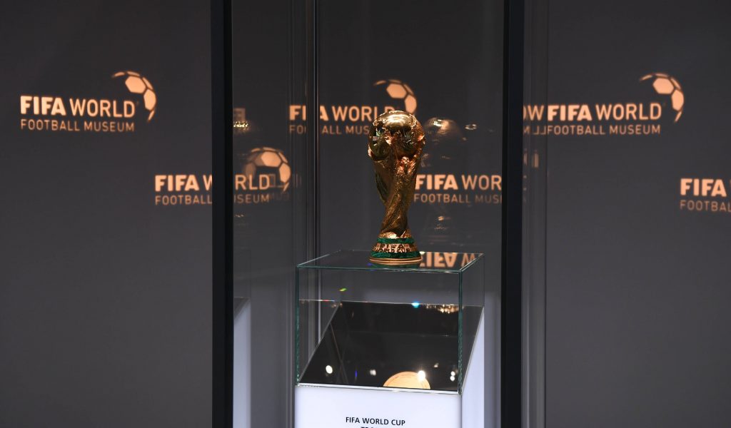 Das Objekt der Begierde: Wird in Zukunft alle zwei Jahre um den WM-Pokal gekämpft?
