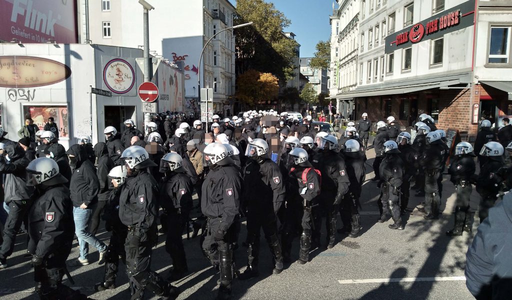 Polizei begleitete rund 60 Rostock-Fans vom Kiez.