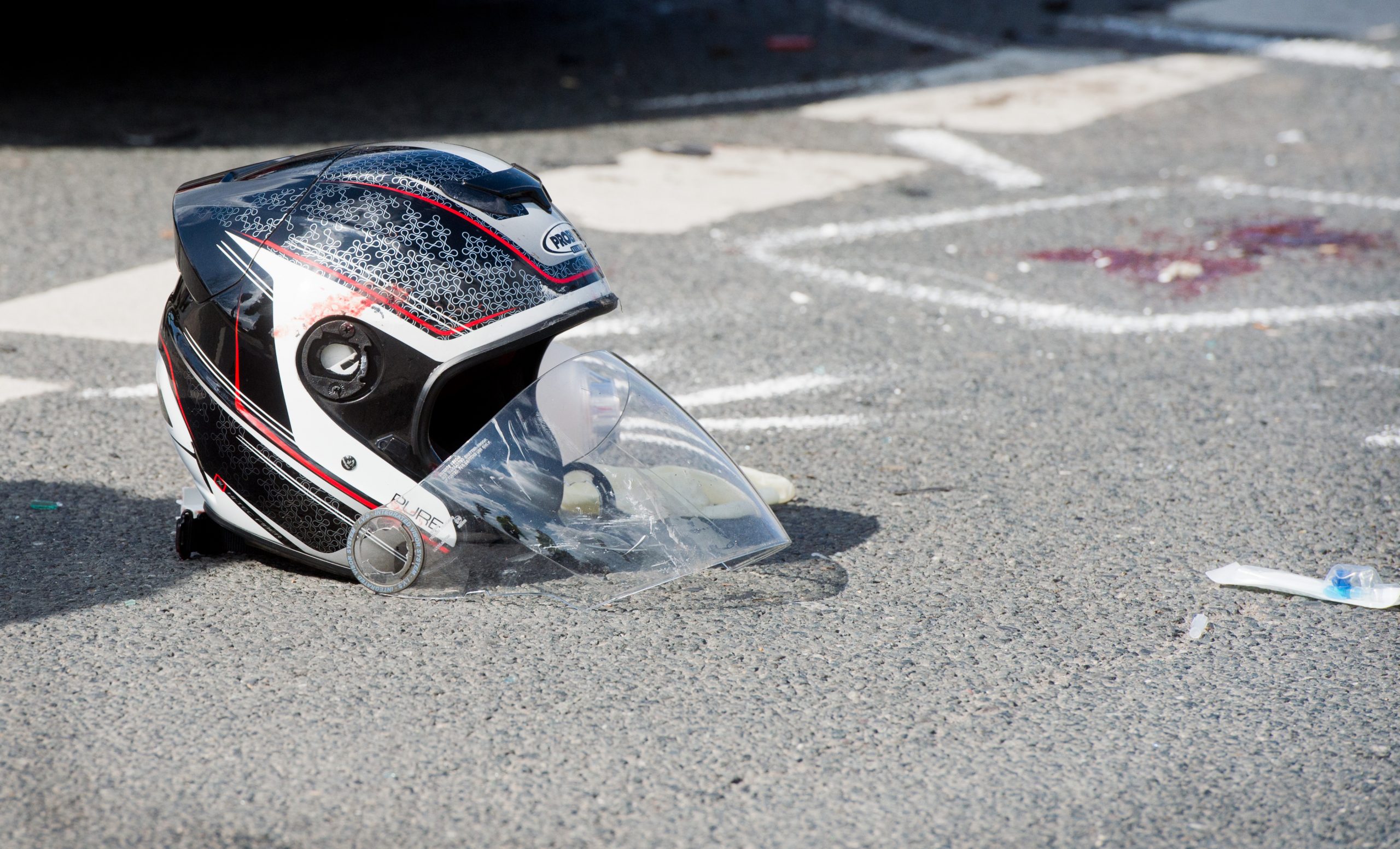 Der Motorradfahrer wurde bei dem Unfall lebensgefährlich verletzt (Symbolfoto).