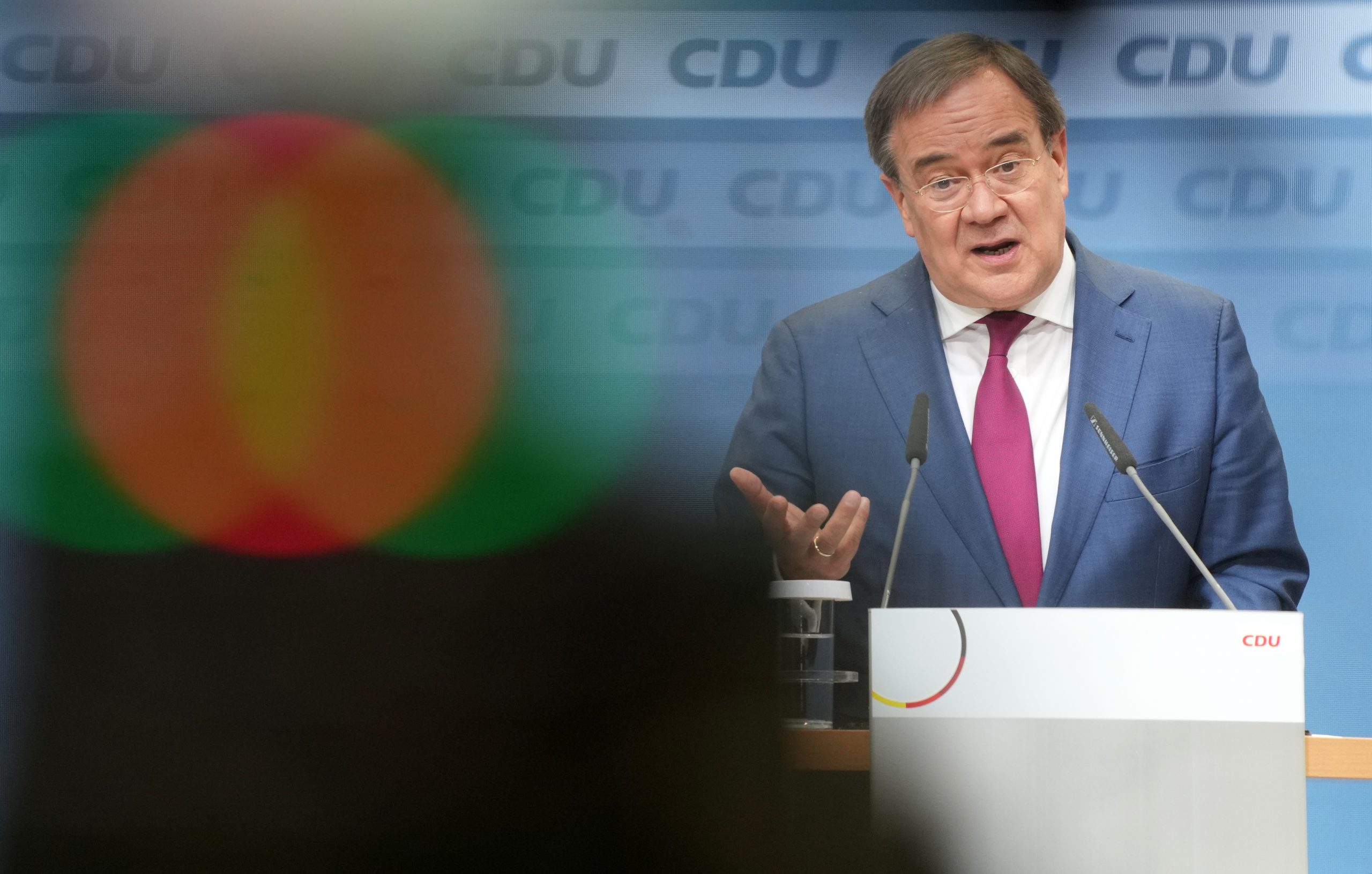 Ex-CDU-Chef Armin Laschet hat der neuen Bundesregierung auf Twitter gratuliert.