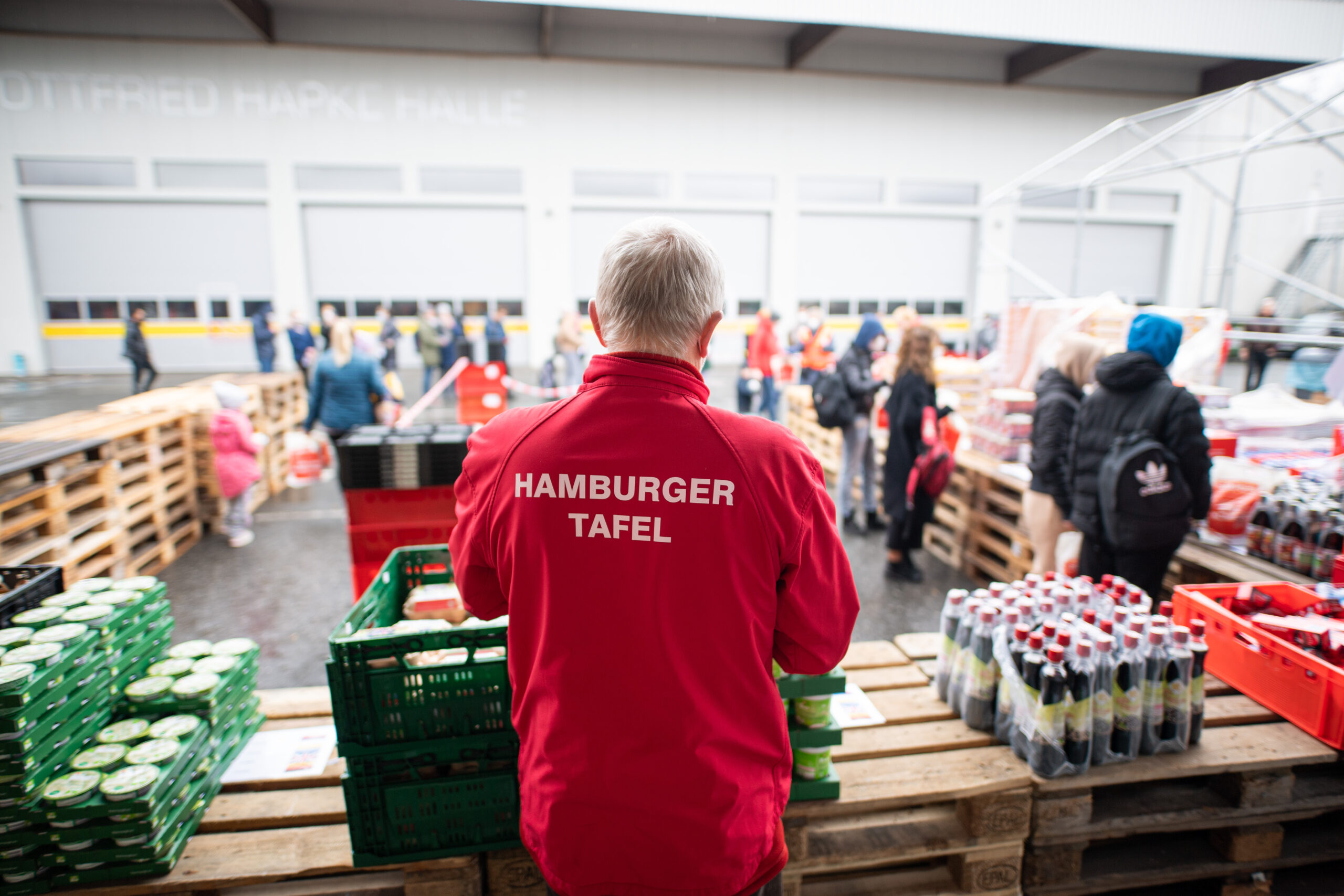 Die Kosten steigen, es gibt immer weniger Spenden: Die Hamburger Tafel ist nun selbst in Not.