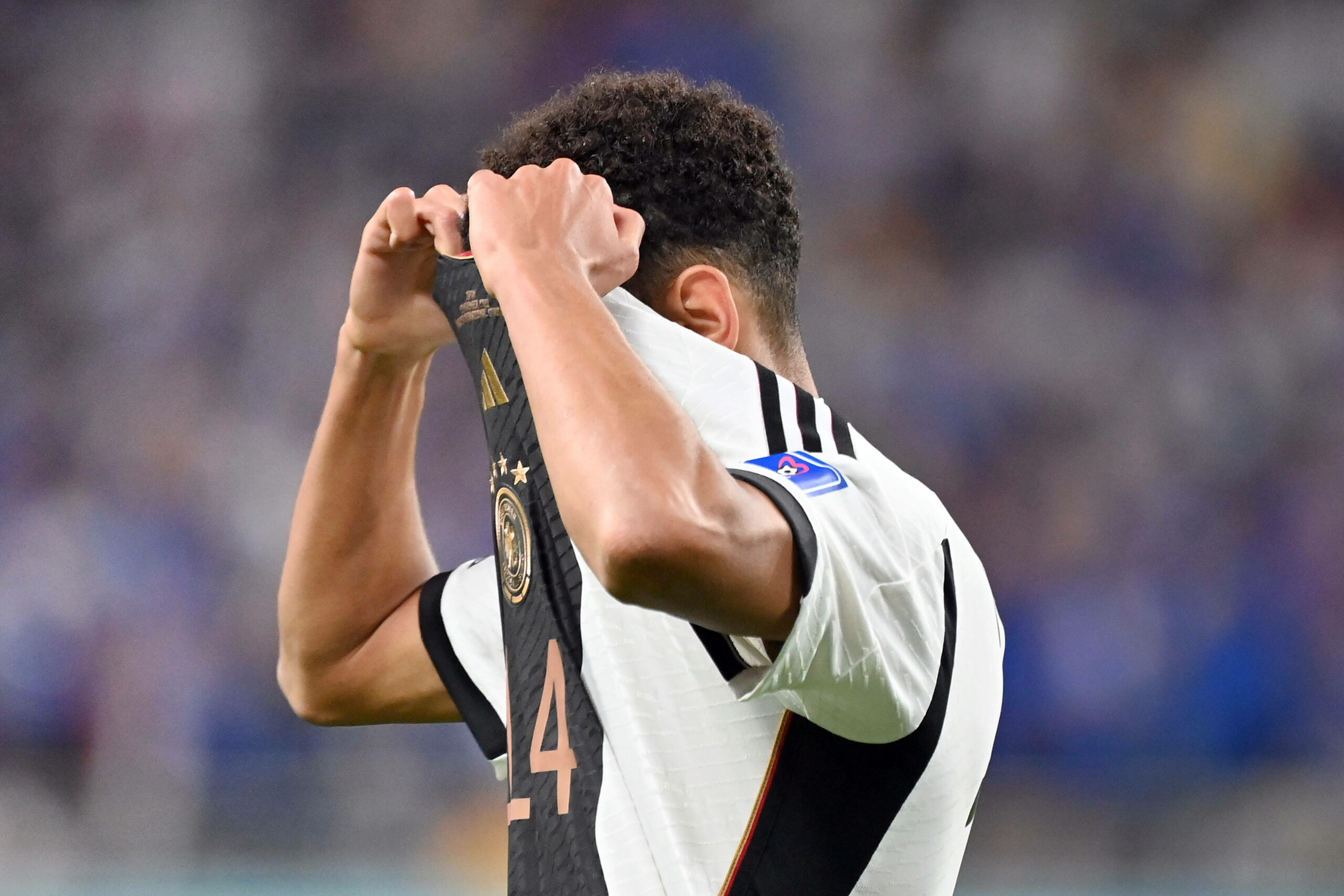 Jamal Musiala war nach der Auftaktniederlage gegen Japan frustriert. Sie könnte dem DFB-Team noch teuer zu stehen kommen.