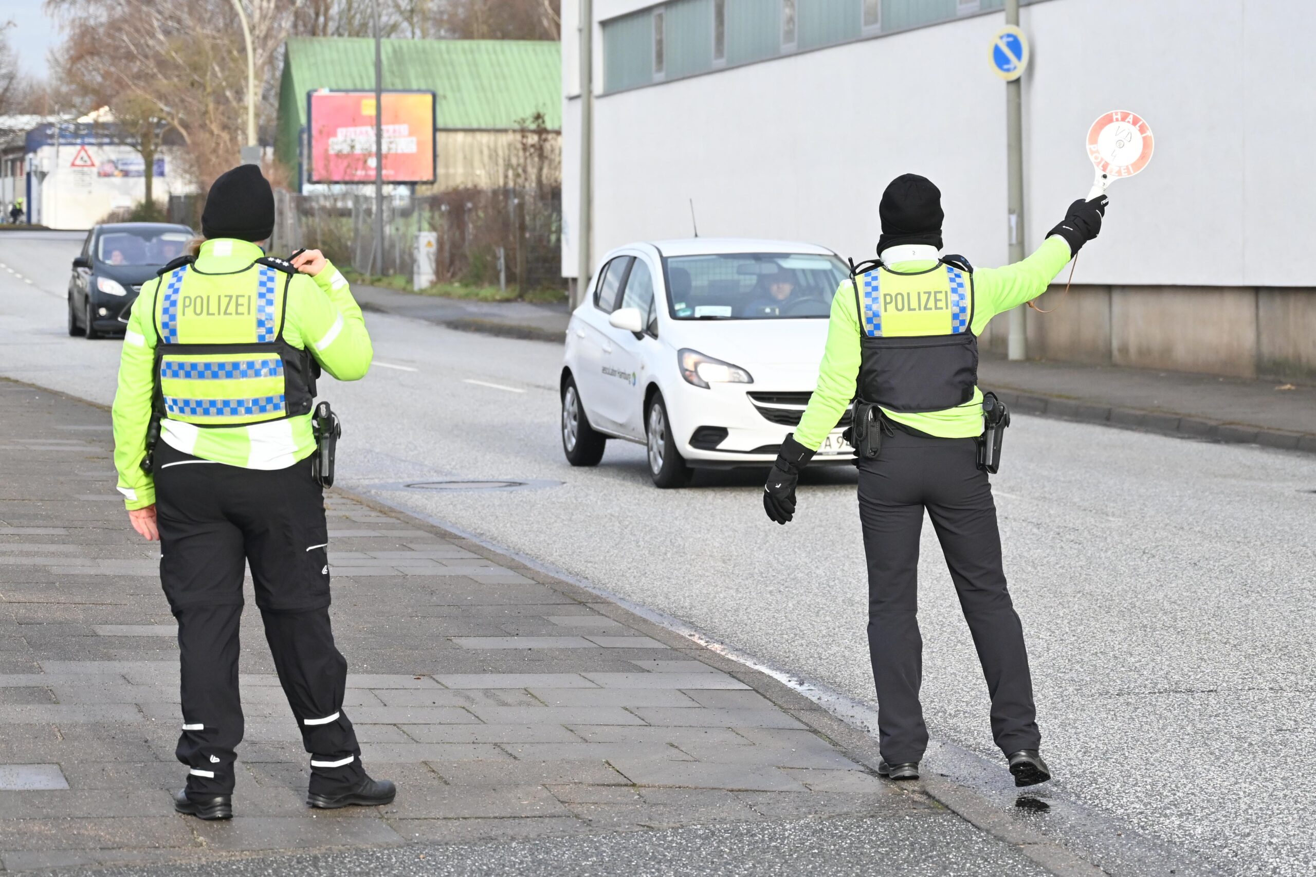 Drei Fahrradstaffeln der Hamburger Polizei kontrollierten am Dienstag den Verkehr in mehreren Stadtteilen.