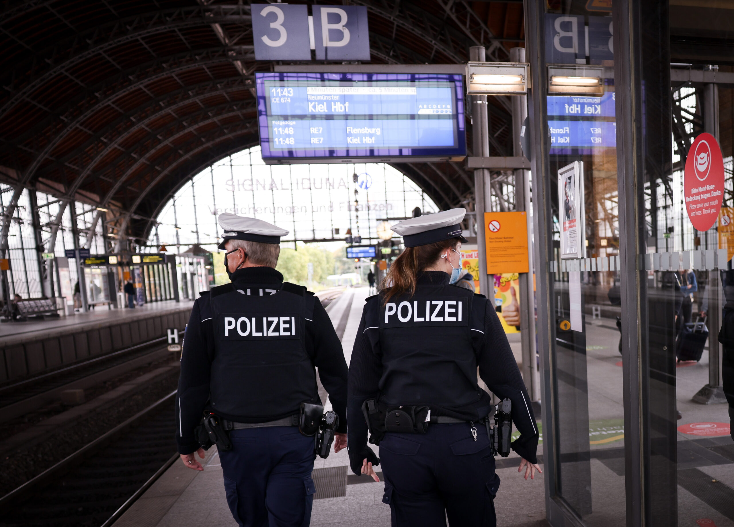 Bundespolizisten nehmen hungrigen Mann in Harburg vorläufig fest