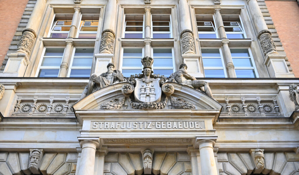 Der Eingang des Landgerichts Hamburg