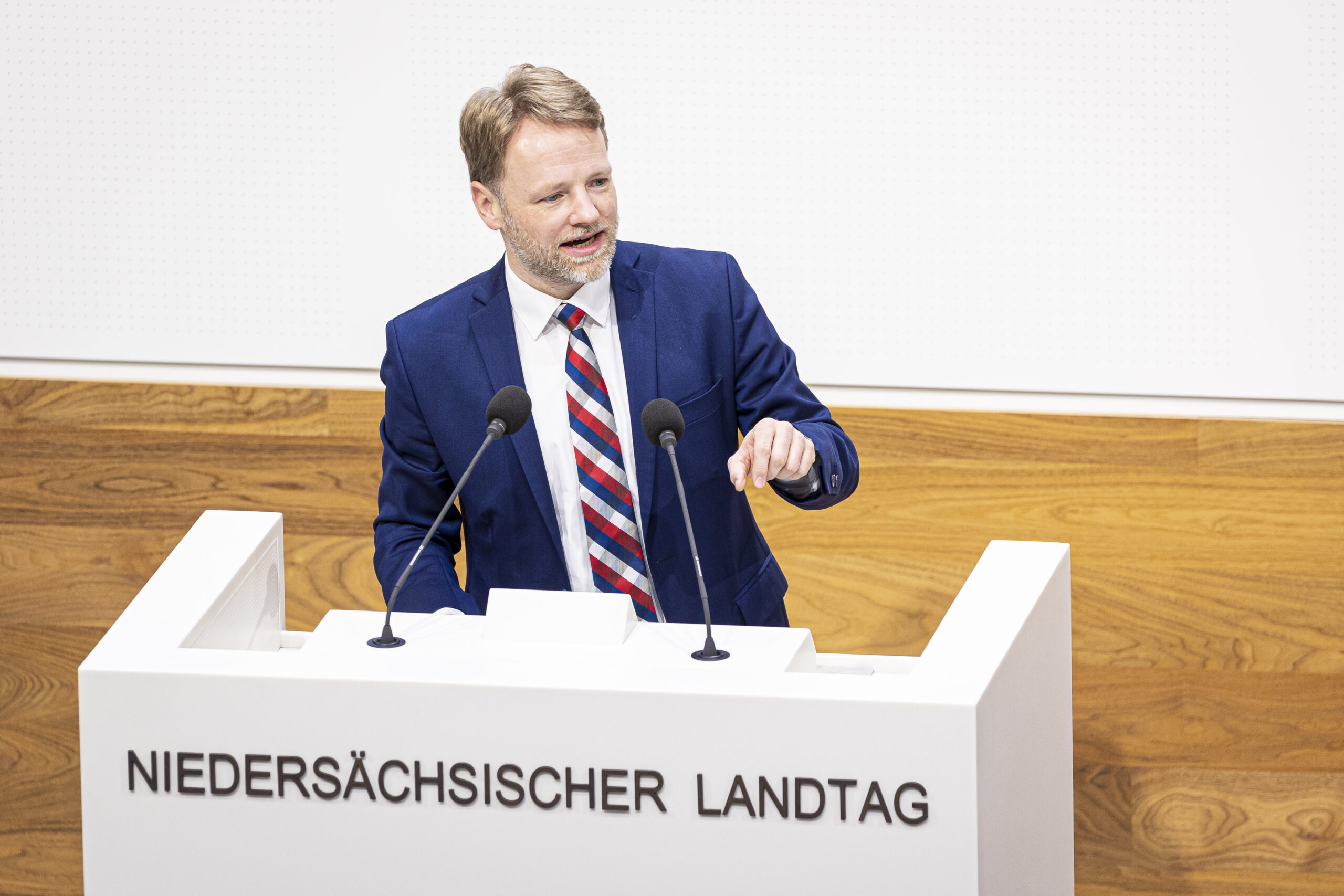 Gerald Heere (Bündnis 90/Die Grünen), Finanzminister von Niedersachsen, spricht im niedersächsischen Landtag.
