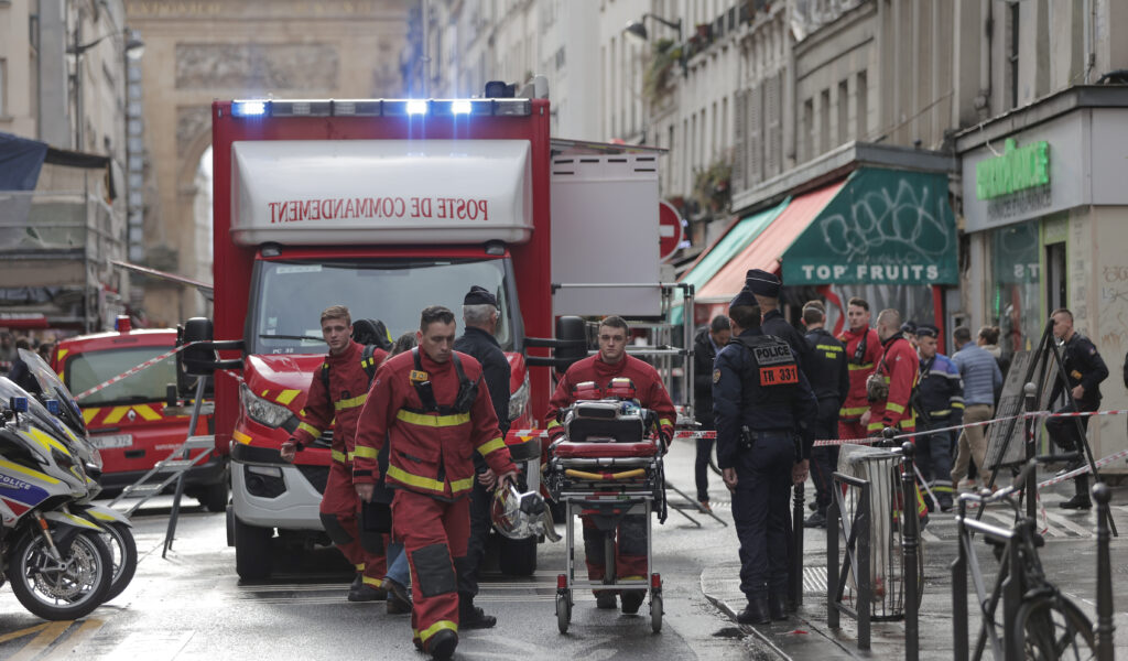 Rettungskräfte in Paris