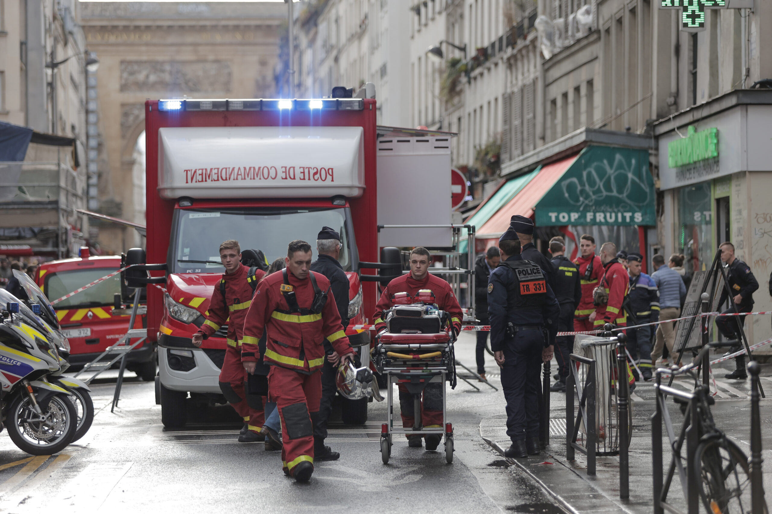 Rettungskräfte in Paris