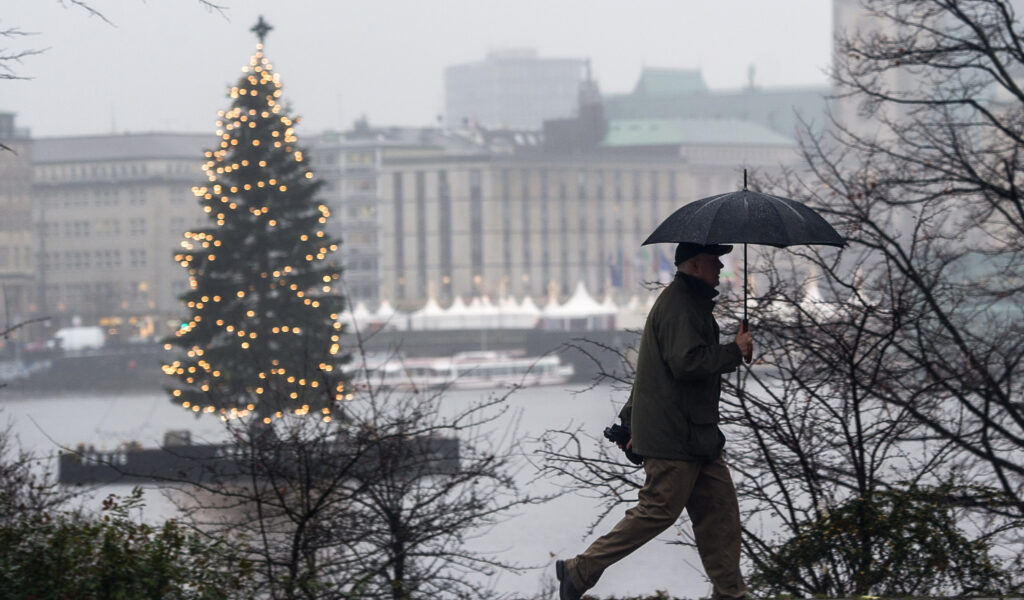 Schnee zu Weihnachten? In Hamburg wird dieser Traum auch in diesem Jahr nicht wahr. (Archivbild)