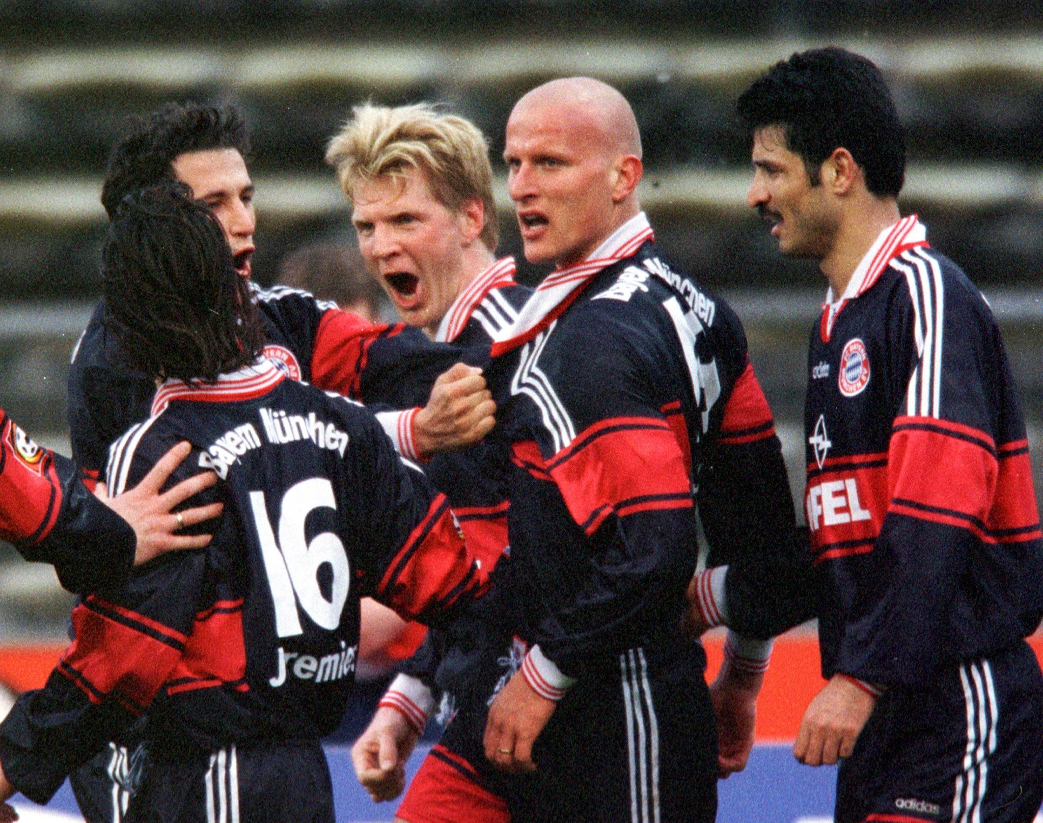Ali Daei 1999 im Trikot des FC Bayern