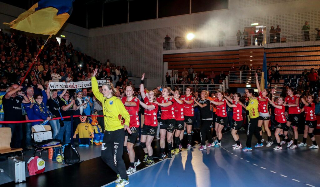 Buxtehuder SV feiert den Pokalsieg in der Sporthalle Hamburg