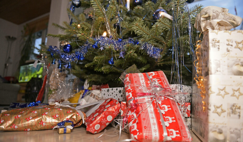 Bei tausenden Hamburger:innen liegen nicht nur Weihnachts-, sondern auch Geburtstagsgeschenke unter dem Baum.