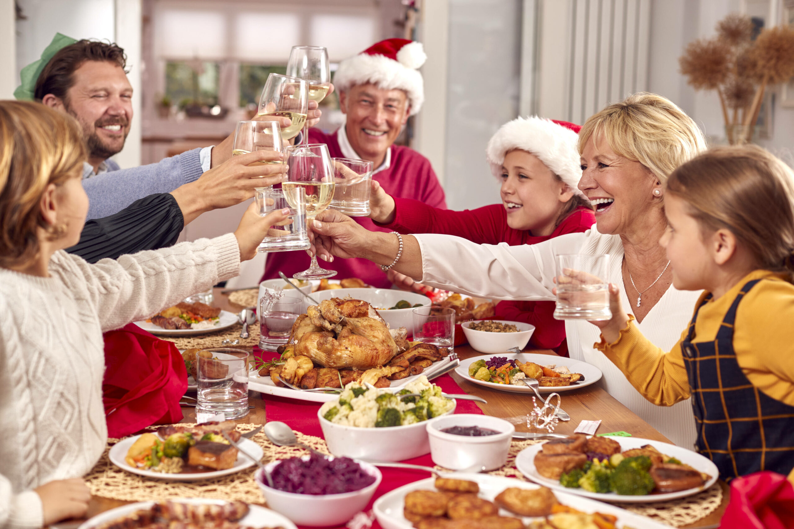 Küchenstress an Weihnachten? Bitte nicht! Viele Restaurants bieten Feiertags-Essen zum Aufwärmen an.