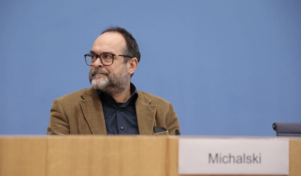 Wenzel Michalski von Human Rights Watch bei einer Pressekonferenz