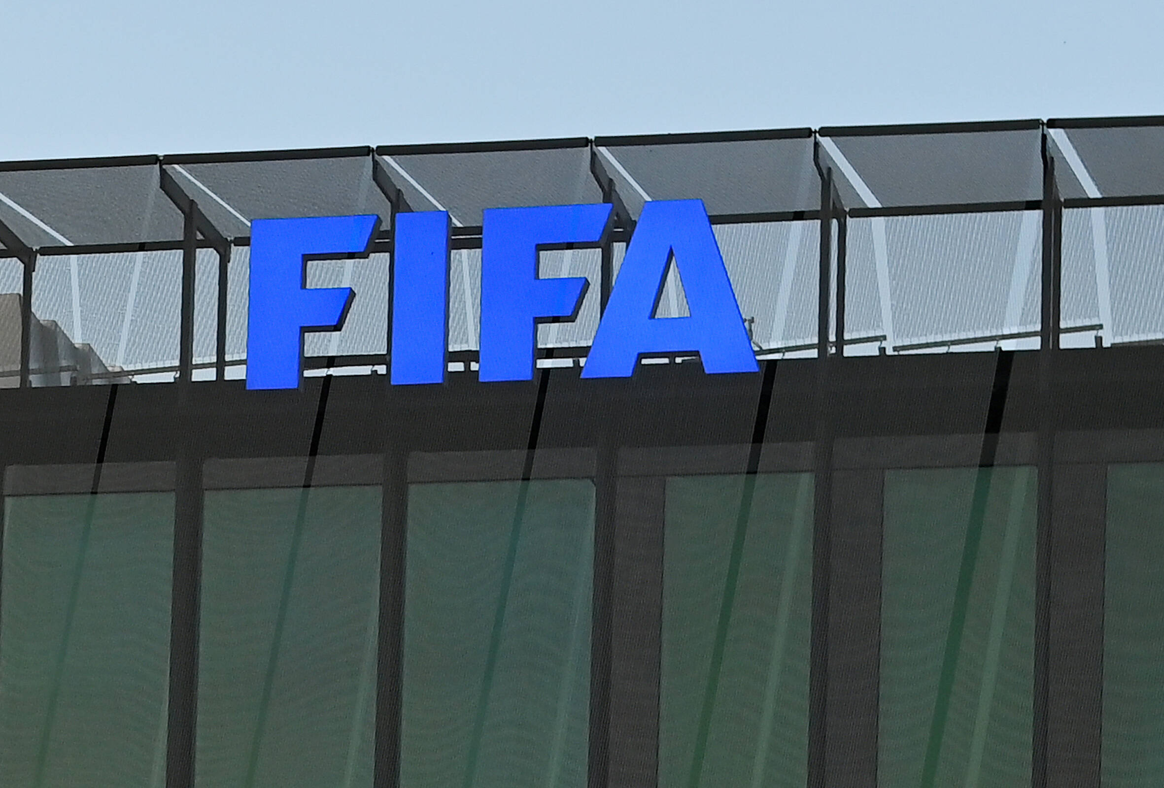 Schriftzug des Home of FIFA in Zürich