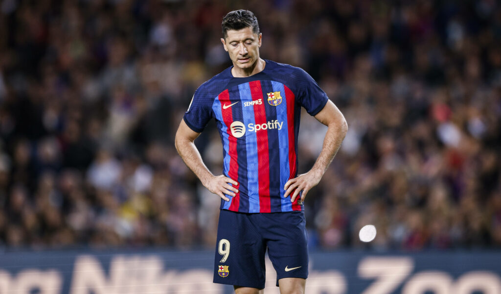 Robert Lewandowski muss auf sein Comeback im Trikot des FC Barcelona noch einige Spiele warten.