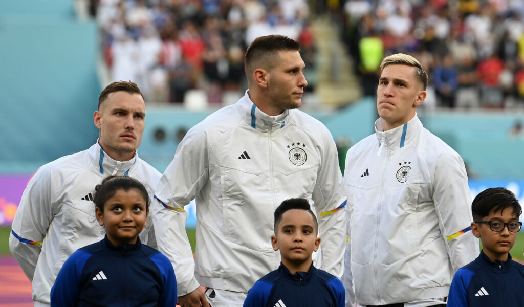 Niklas Süle und Nico Schlotterbeck bei der WM in Katar