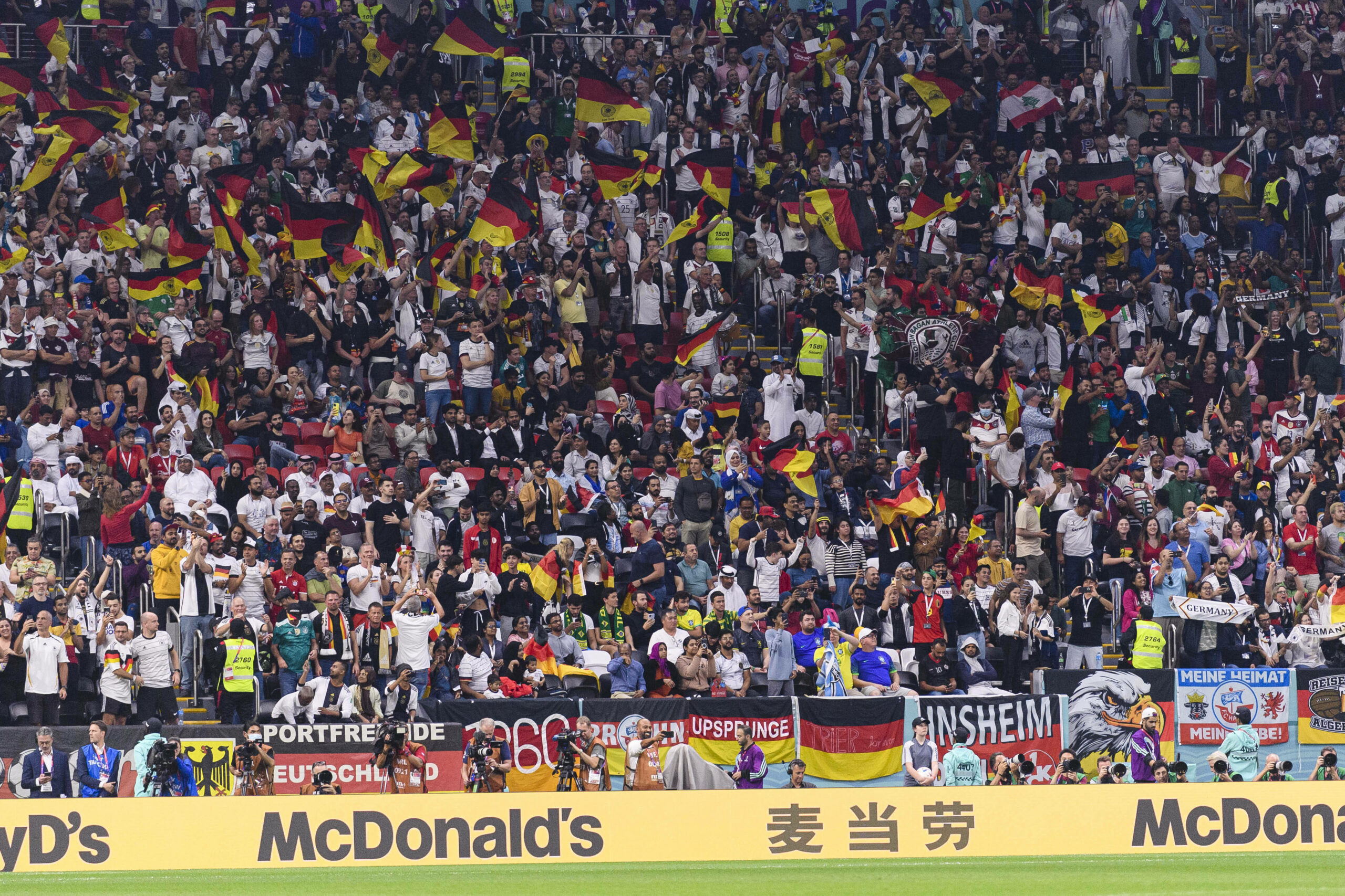 Deutsche Fans unterstützen die DFB-Auswahl