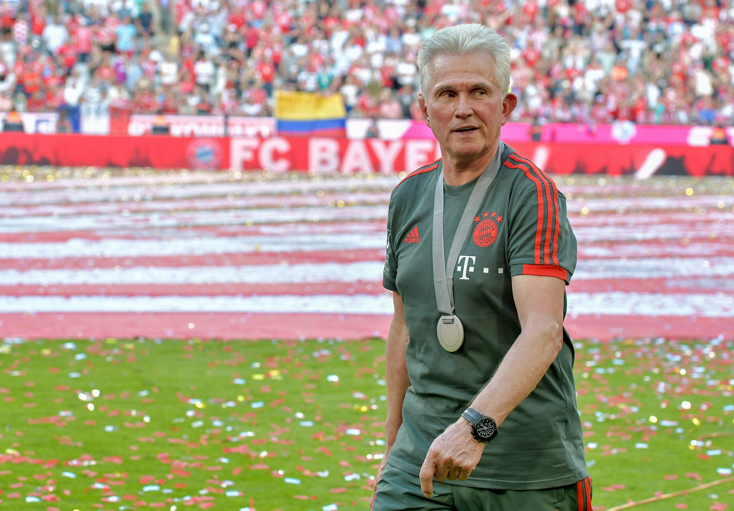 Ex-Bayern-Trainer Jupp Heynckes mit Medaille