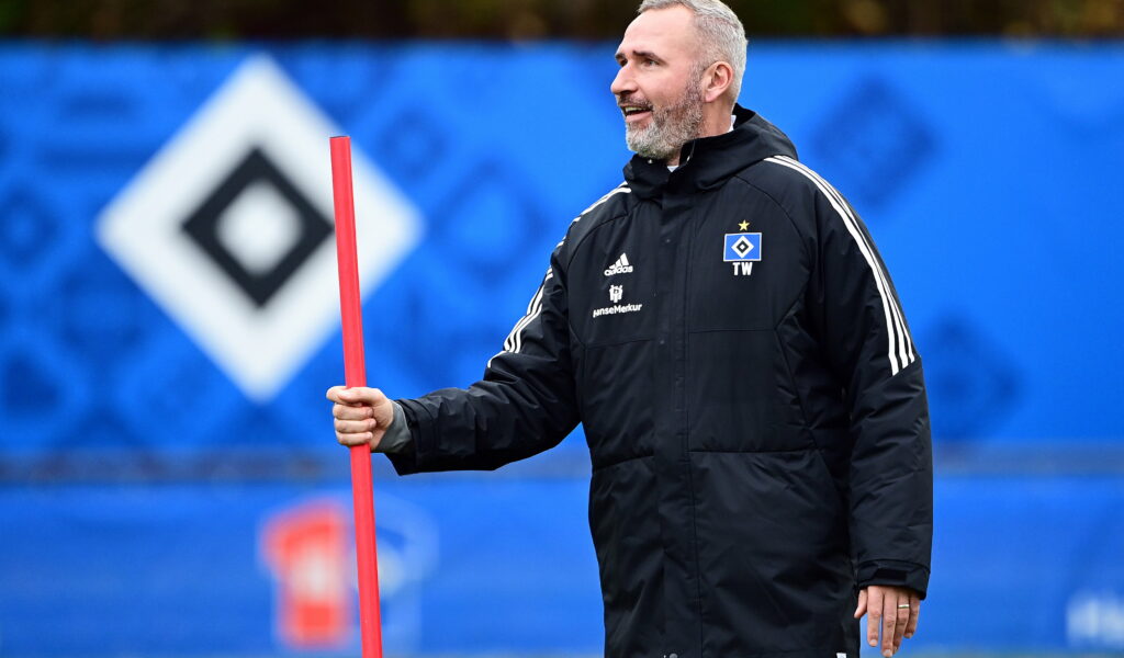 HSV-Coach Tim Walter bittet seine Profis am Montag erstmals wieder auf den Trainingsplatz.