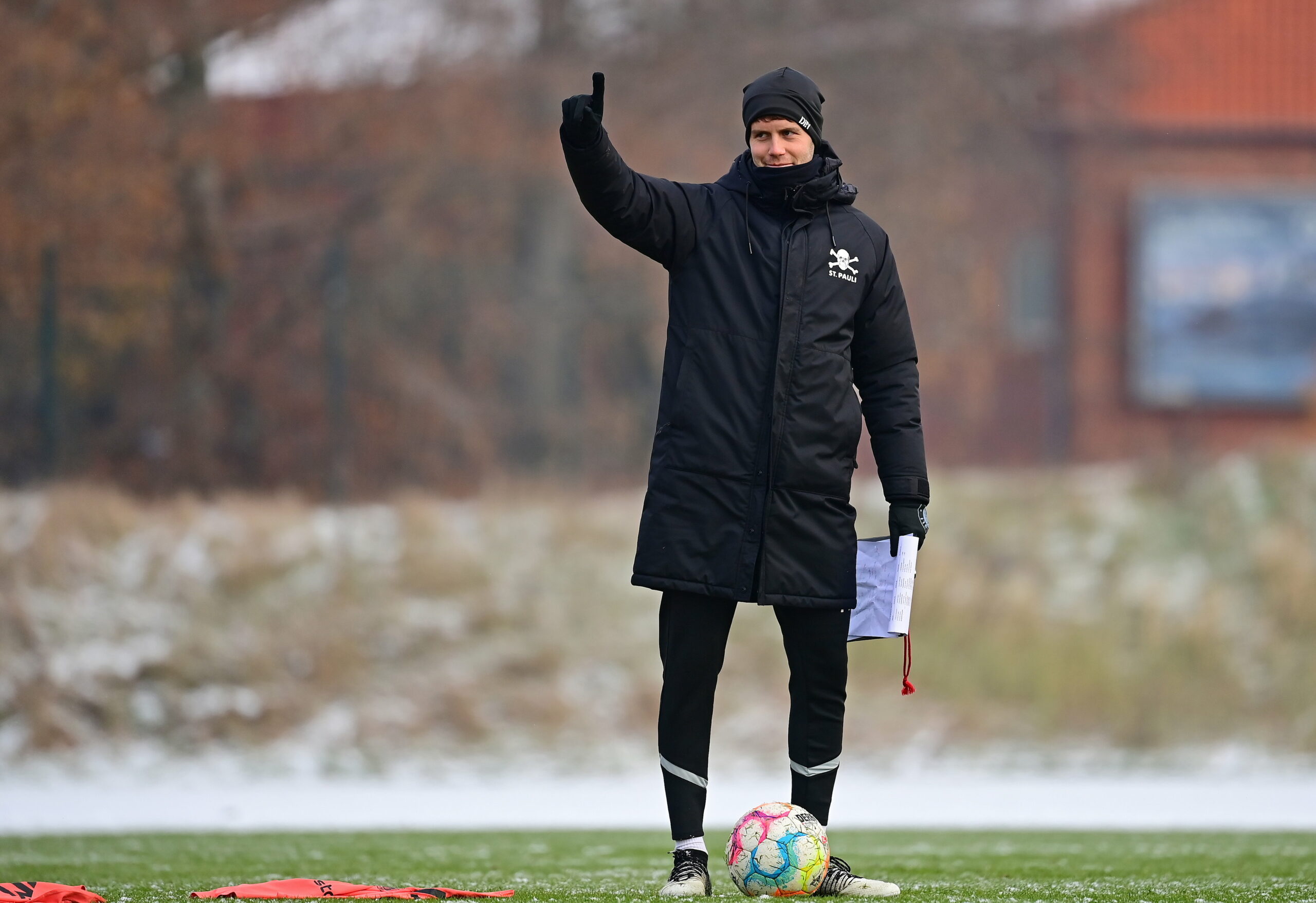 Fabian Hürzeler im Training vom FC St. Pauli