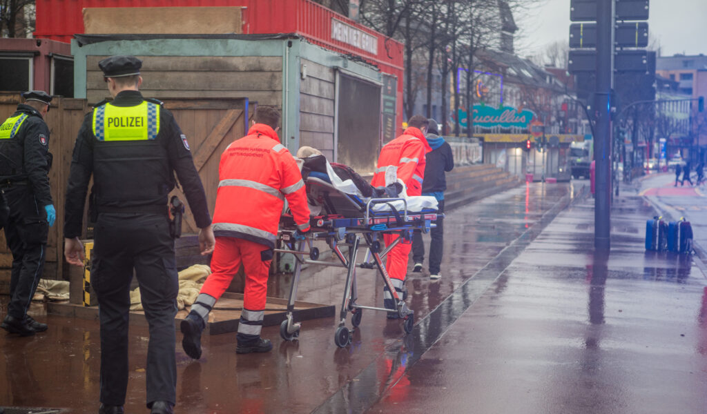 Beim Abbau des Weihnachtsmarktes auf St. Pauli: Arbeiter finden Leiche