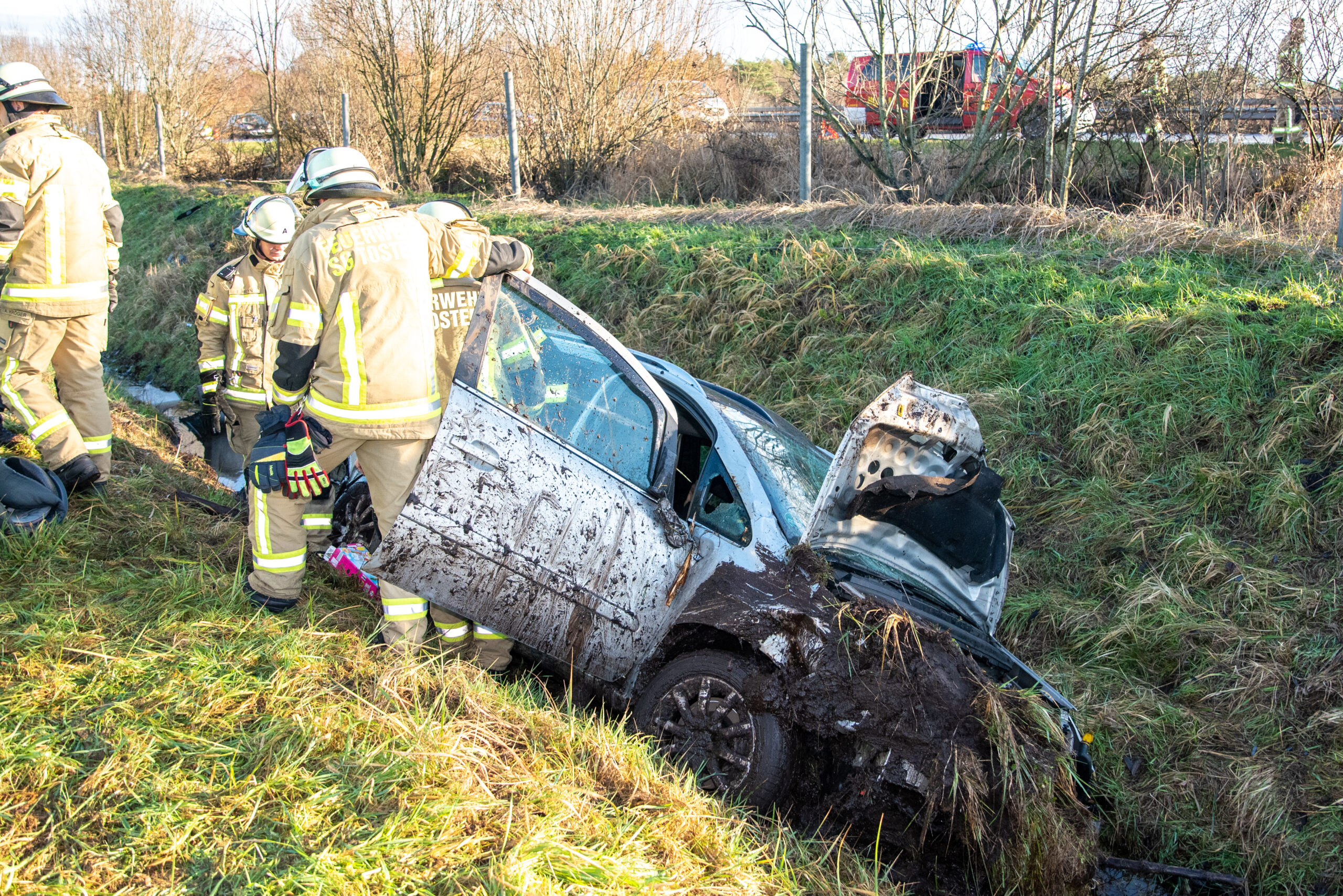 Unfall auf A1 bei Heidenau – siebenköpfige Familie verletzt