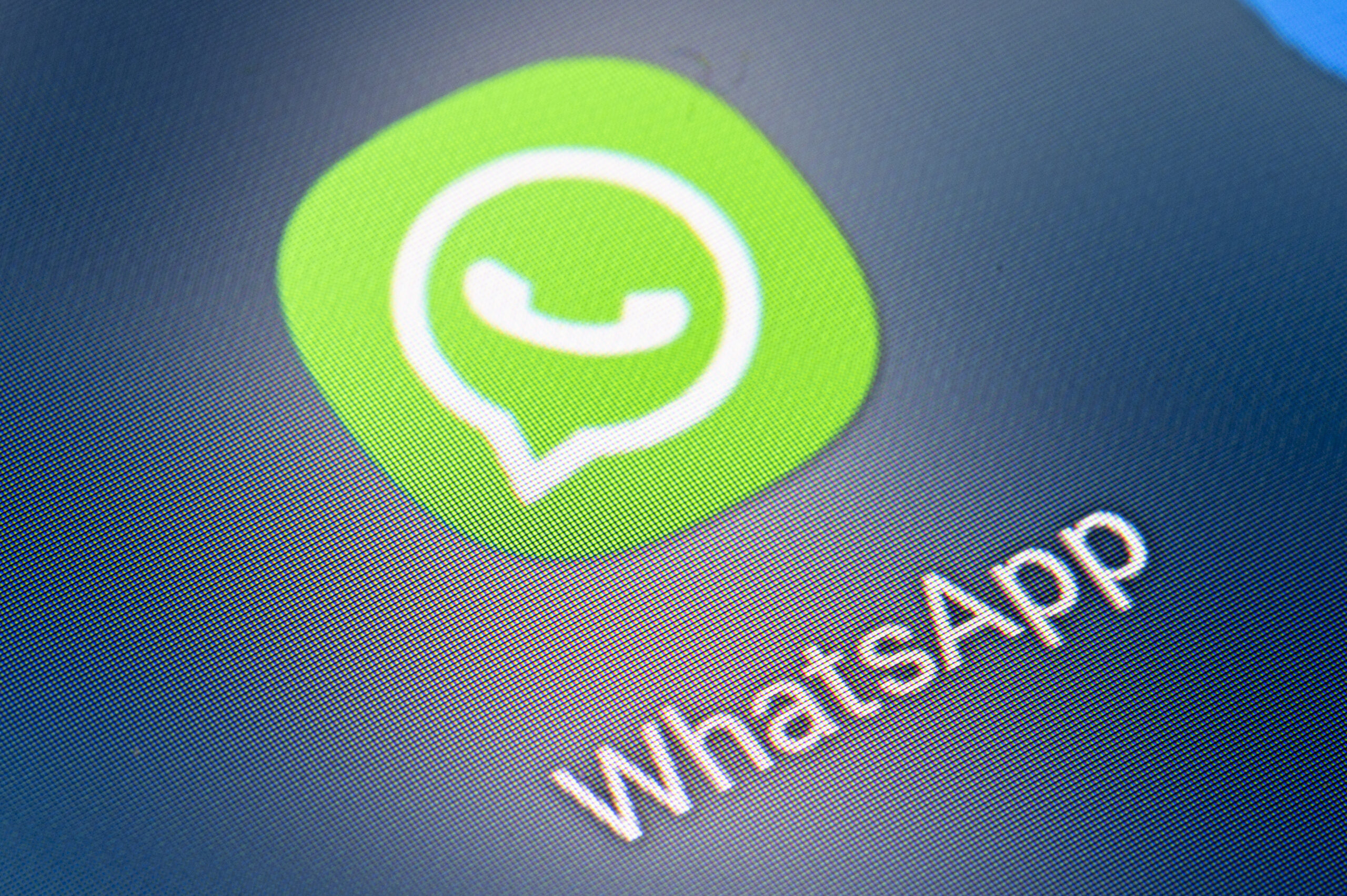 Whatsapp-Betrug: Senior überweist angeblichen Sohn Geld – Polizei sperrt Konto