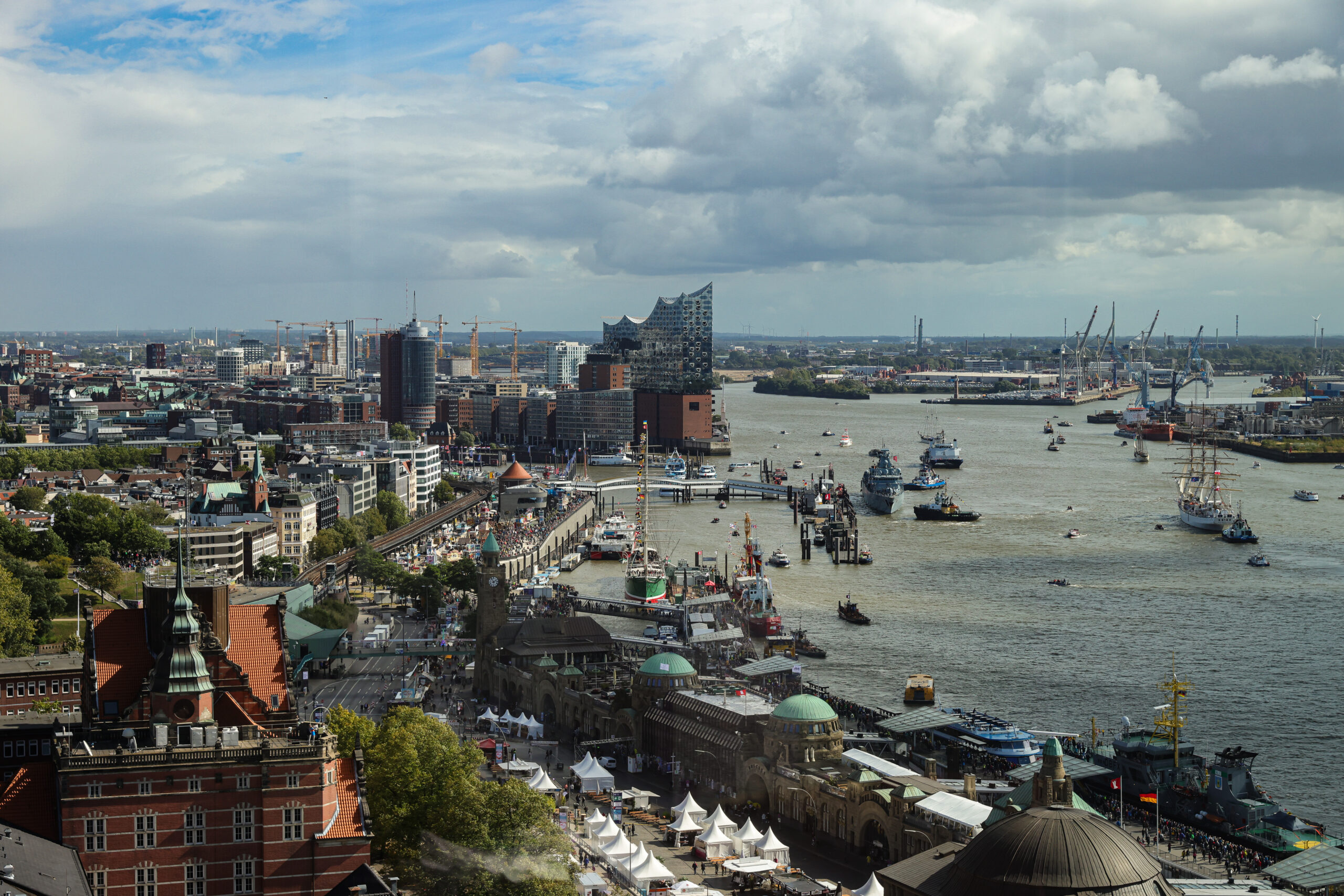 Hamburg ist laut einer Umfrage die beliebteste Metropole der Deutschen.