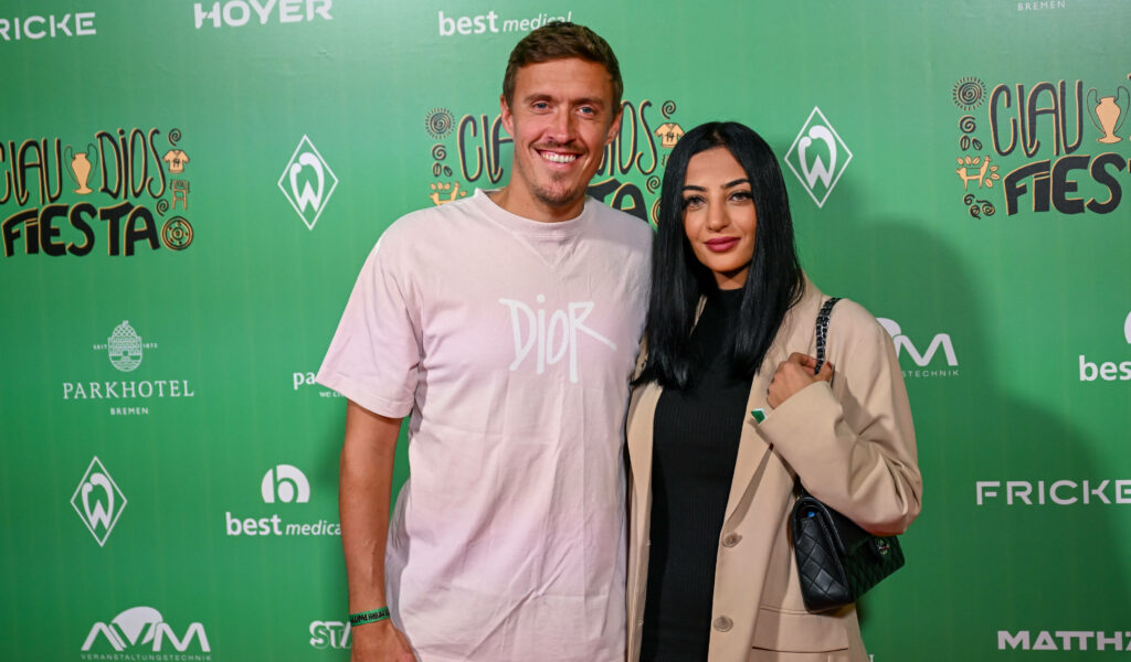 Max Kruse mit seiner Frau Dilara bei Claudio Pizarros Abschiedsspiel im September 2022