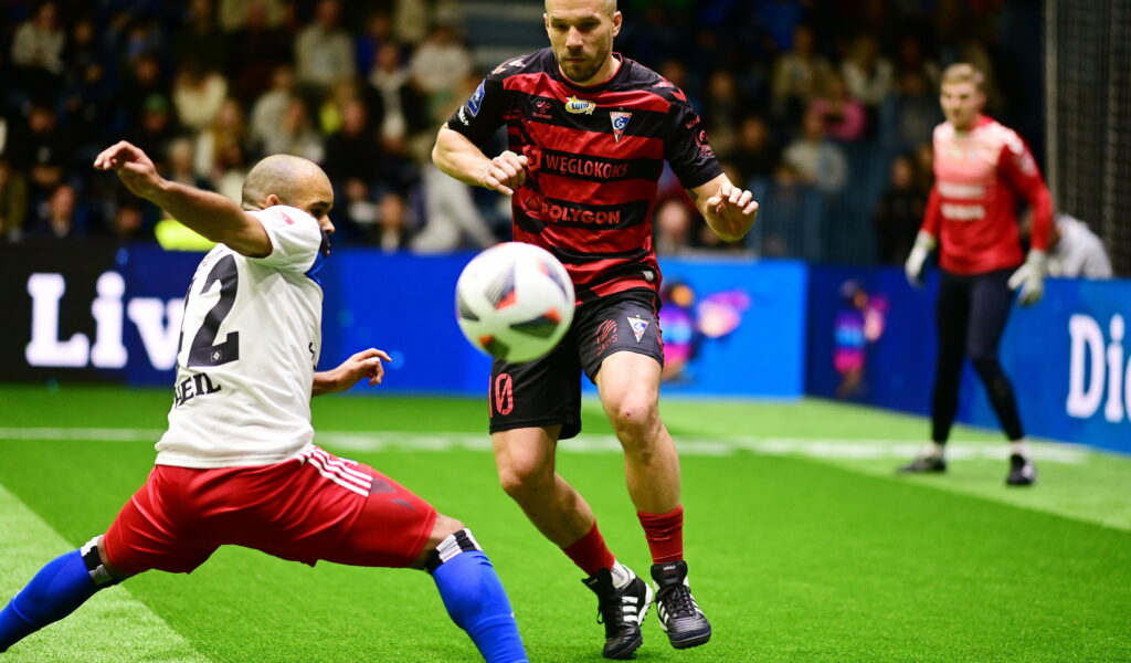 Ogechika Heil gegen Lukas Podolski