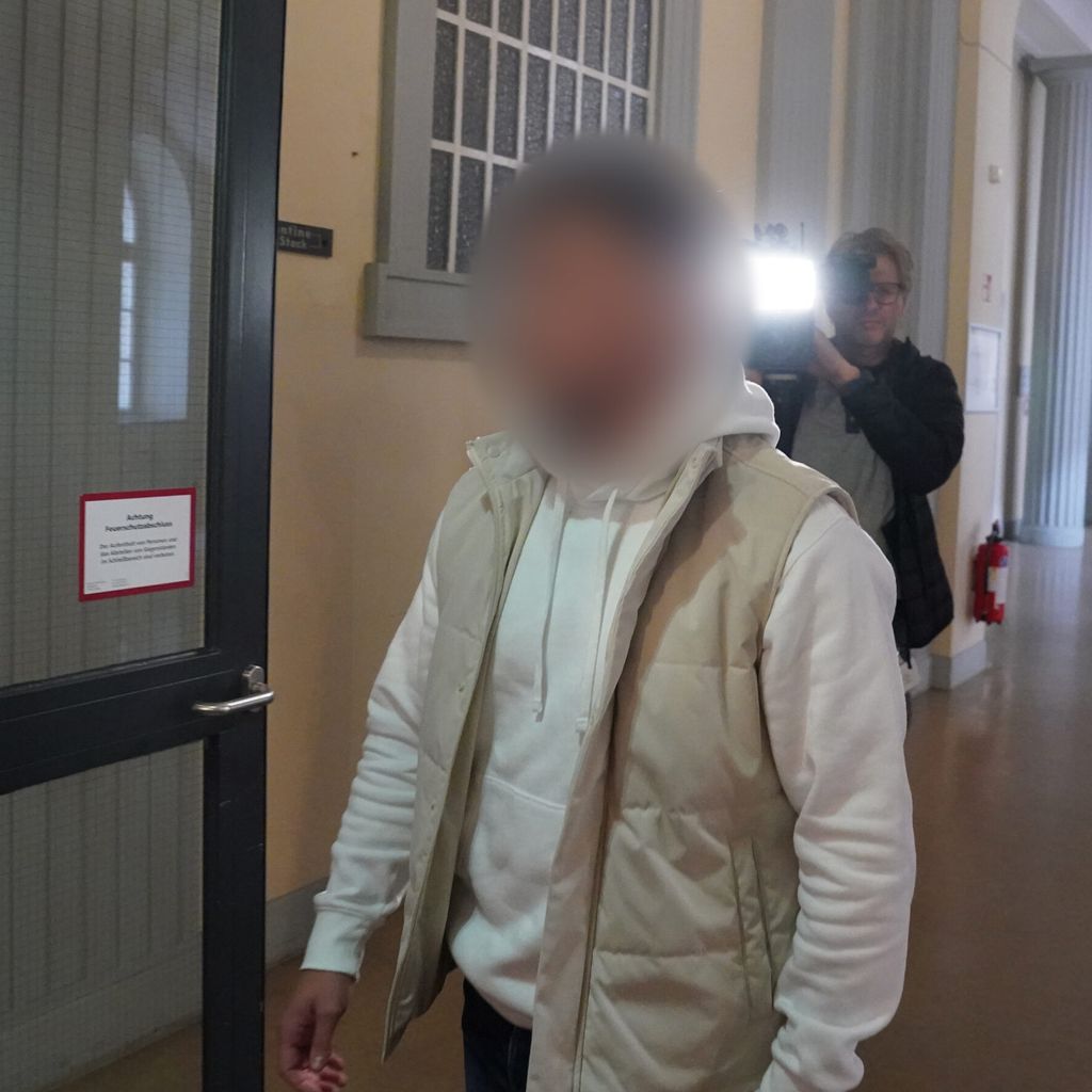 Der 22 Jahre alte Angeklagte im Strafjustizgebäude.